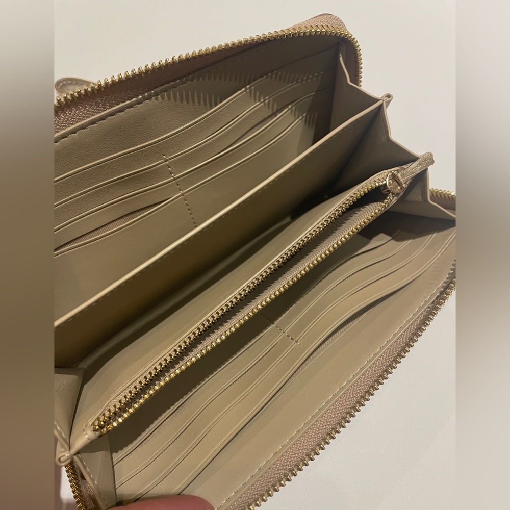 COACH Wallet - Picture 13 of 15